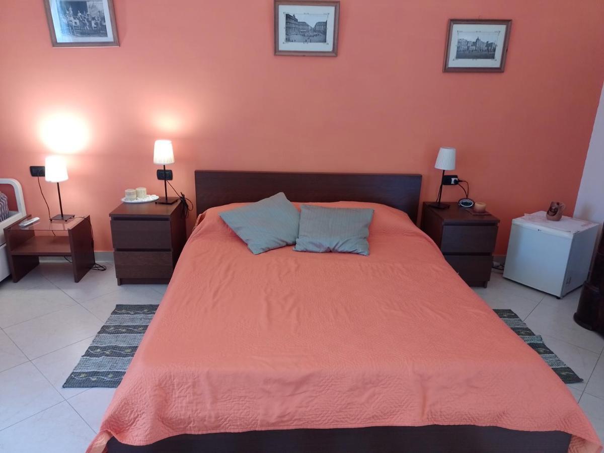 B&B Cupole E Campanili เนเปิลส์ ภายนอก รูปภาพ