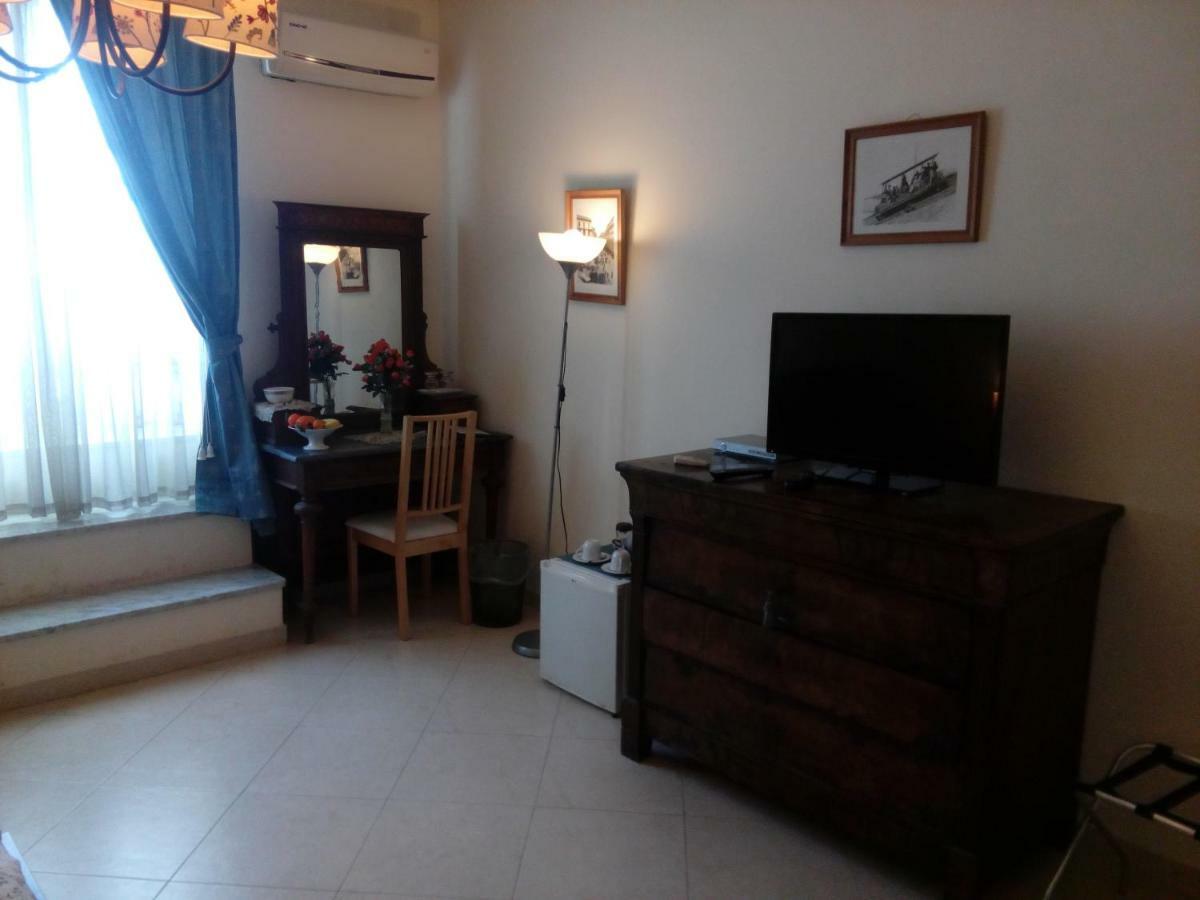 B&B Cupole E Campanili เนเปิลส์ ภายนอก รูปภาพ